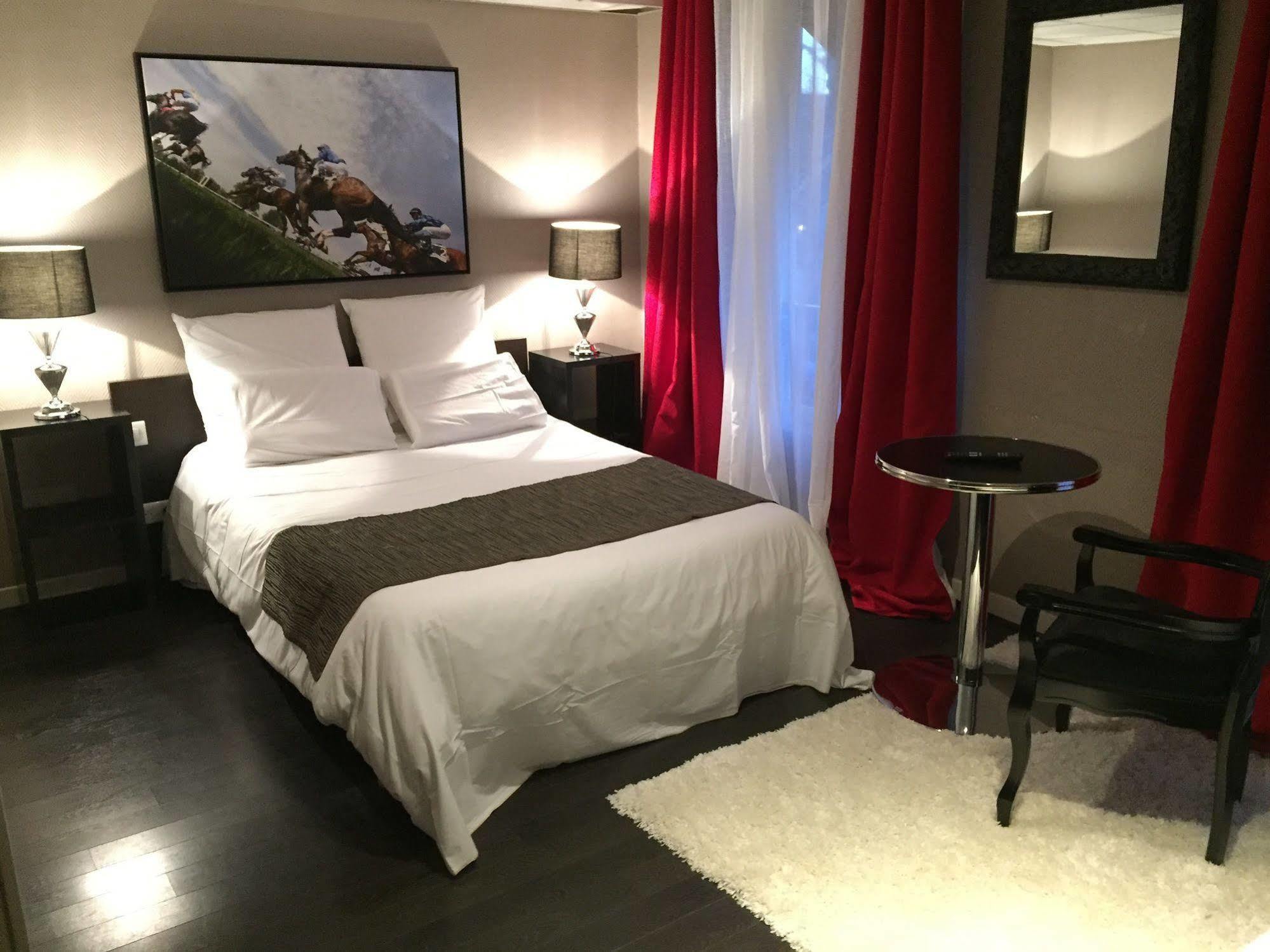 Hotel L'Avenue ช็องตียี ภายนอก รูปภาพ